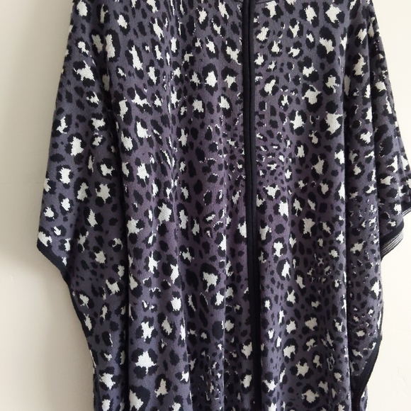 🆕🌿jones NEW YORK PONCHO🌿 - Picture 3 of 10